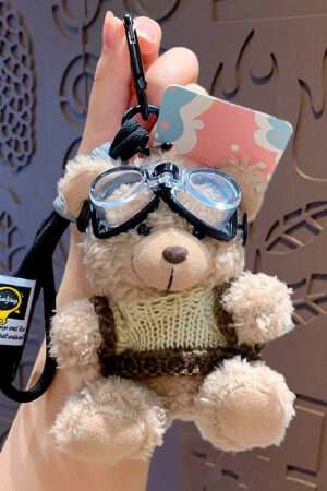 Cartoon plush trendy cool bear keychain, schoolbag small pendant, cute couple bag doll keychain
