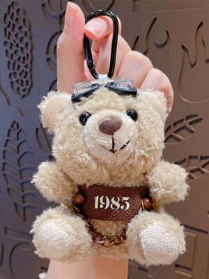 Cartoon plush trendy cool bear keychain, schoolbag small pendant, cute couple bag doll keychain