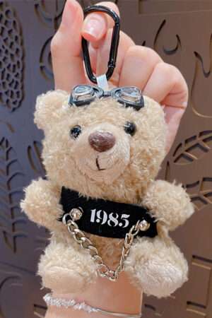 Cartoon plush trendy cool bear keychain, schoolbag small pendant, cute couple bag doll keychain