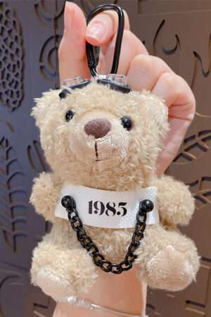 Cartoon plush trendy cool bear keychain, schoolbag small pendant, cute couple bag doll keychain