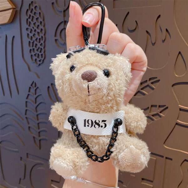 cartoon plush trendy cool bear keychain, schoolbag small pendant, cute couple bag doll keychain